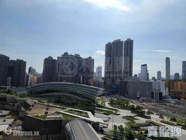 West Kowloon - The Arch Star Tower (Block 2) 01