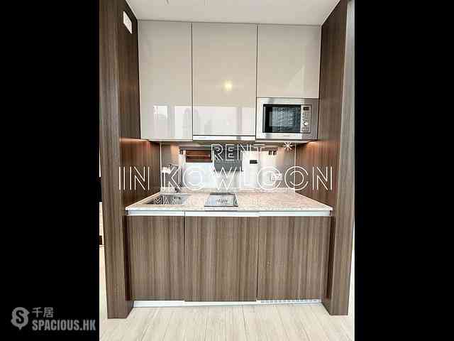 Tai Kok Tsui - L・Living 23 06