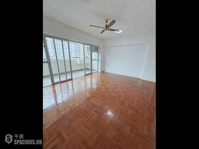 Tai Hang - Kan Oke House 13