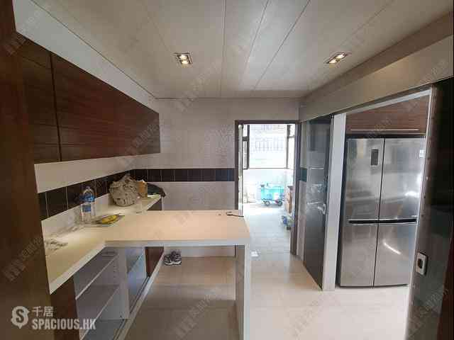 Mid Levels Central - Chung Tak Mansion 03