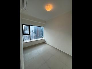 Kennedy Town - University Heights Block 2 03