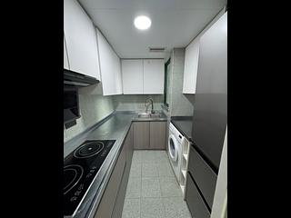 Kennedy Town - University Heights Block 2 06