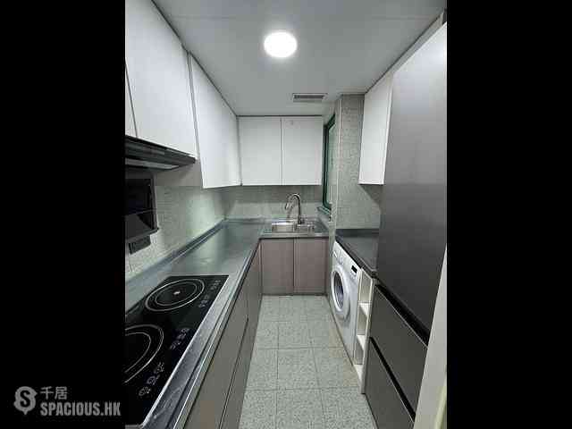 Kennedy Town - University Heights Block 2 06