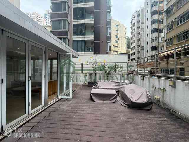 Shek Tong Tsui - Tuck Ga Building 01