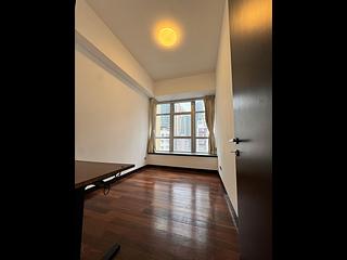 Wan Chai - J Residence 09