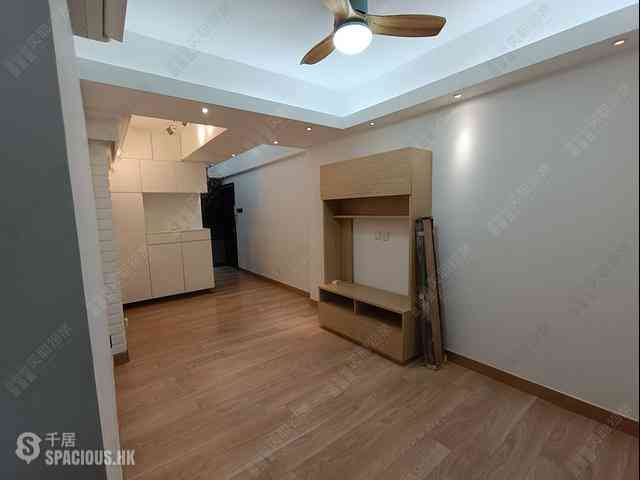Wan Chai - Ko Wah Building(Go Wah Mansion) 02