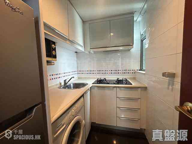 Kennedy Town - The Merton Tower 3 07