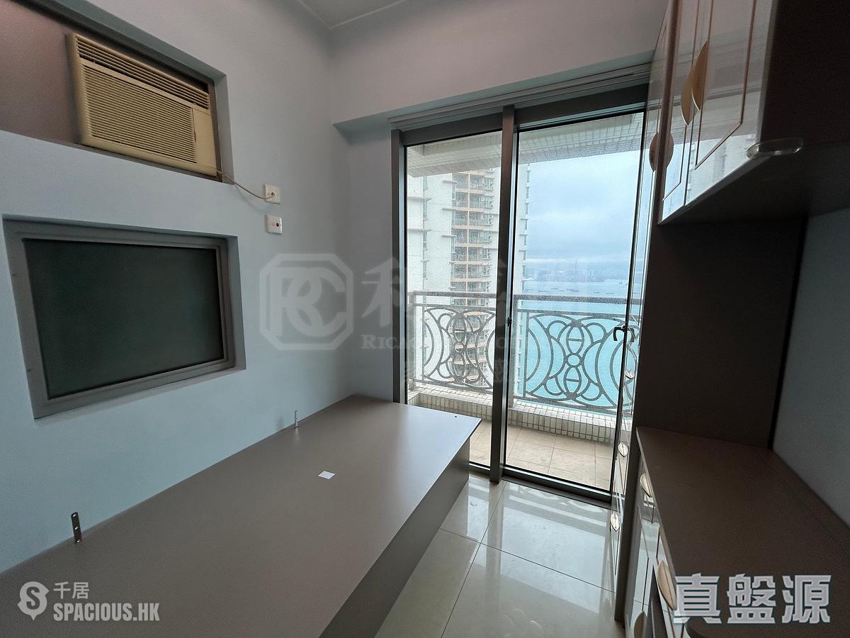 Kennedy Town - The Merton Tower 3 01