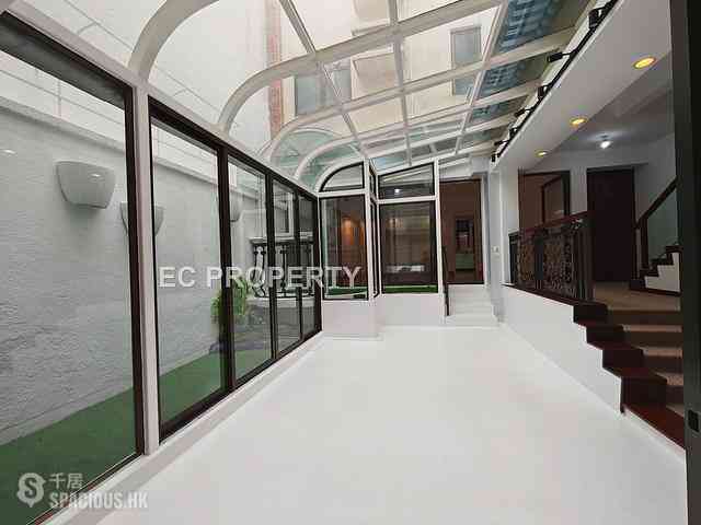 Chung Hom Kok - 19-25, Horizon Drive 03