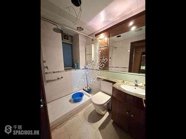 Tsim Sha Tsui - The Victoria Towers Tower 3 06