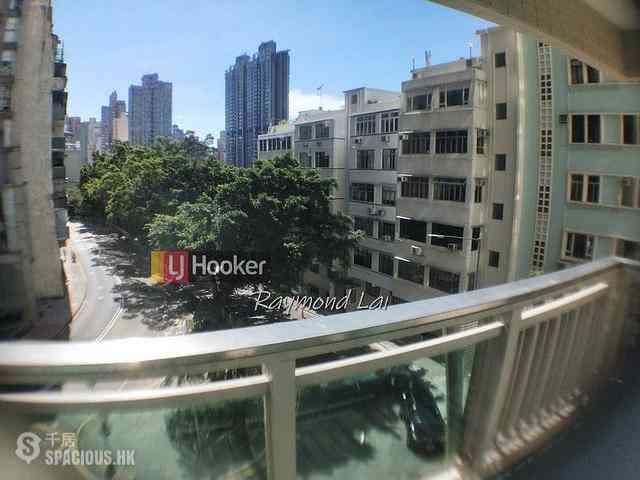 Sai Ying Pun - Centre Place 01