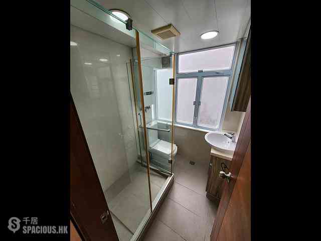 Kennedy Town - Ka Ming Building 09