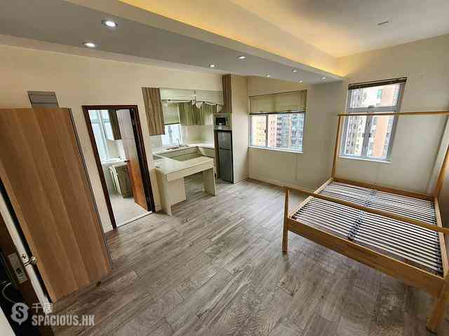 Kennedy Town - Ka Ming Building 11