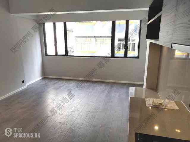 Central - 4, Shin Hing Street 02