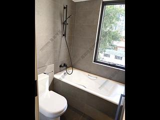 Central - 4, Shin Hing Street 03