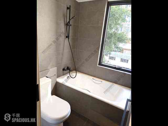 Central - 4, Shin Hing Street 03