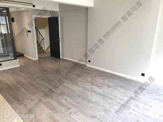 Central - 4, Shin Hing Street 04