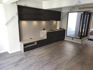Central - 4, Shin Hing Street 06
