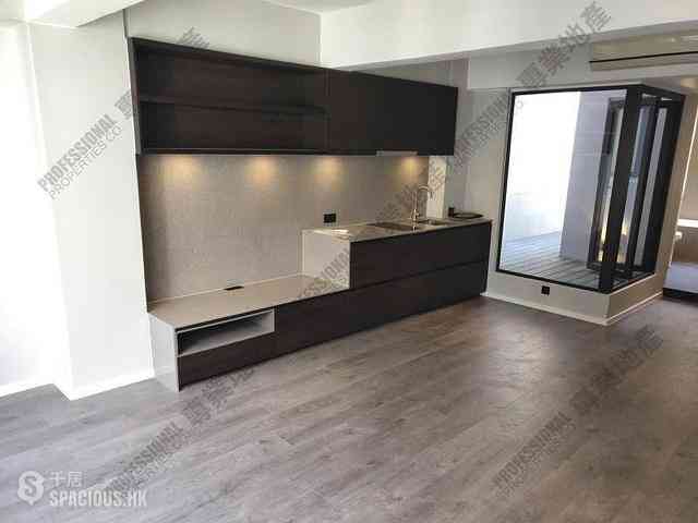 Central - 4, Shin Hing Street 06
