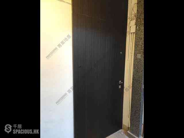 Central - 4, Shin Hing Street 08