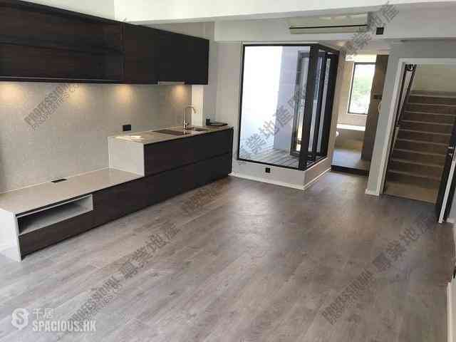 Central - 4, Shin Hing Street 10