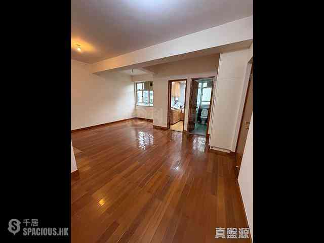 Mid Levels Central - Kings Court 04
