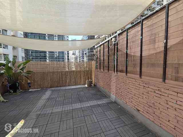 Wan Chai - New Sun House 02