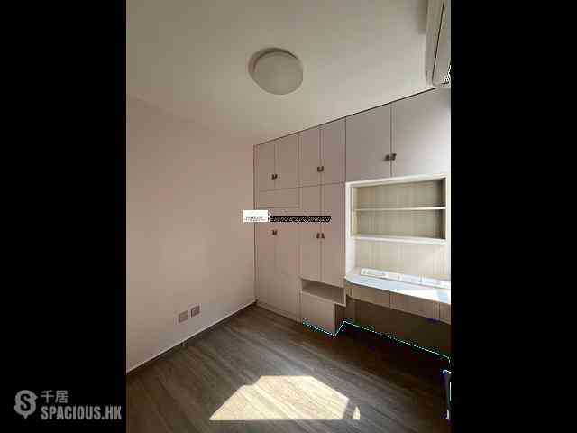 Stubbs Road - The Notting Hill 10