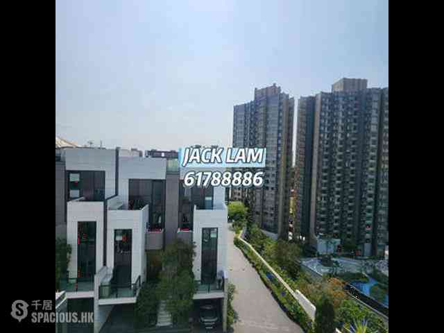 Gold Coast / So Kwun Wat - The Carmel 10