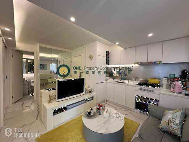 Sai Ying Pun - Fook Moon Building 03