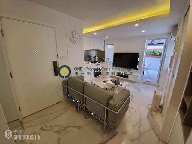 Sai Ying Pun - Fook Moon Building 04