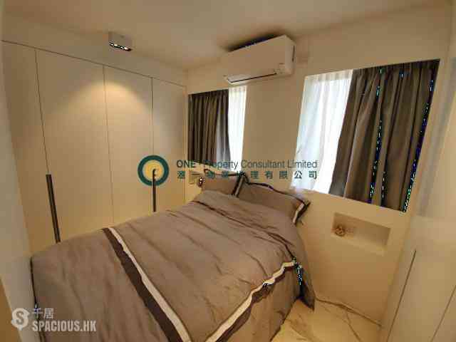 Sai Ying Pun - Fook Moon Building 06