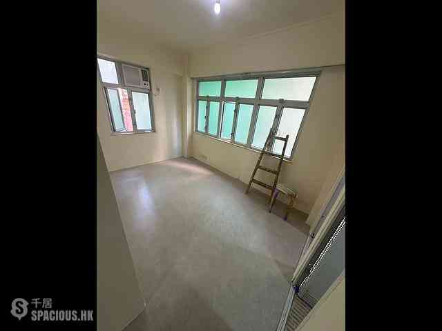 Wan Chai - Hennessy Building 03