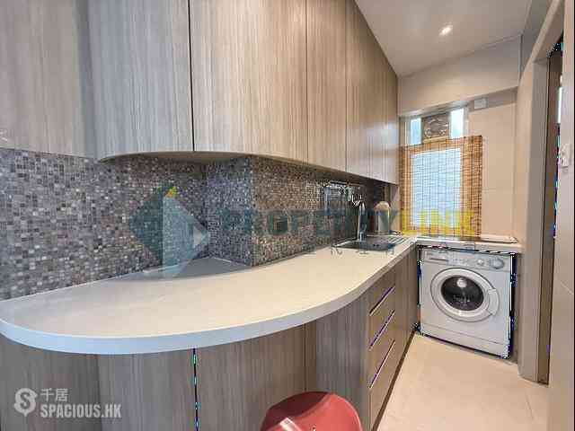 Central - 7-9, Shin Hing Street 05