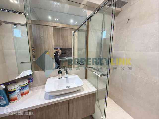 Central - 7-9, Shin Hing Street 06