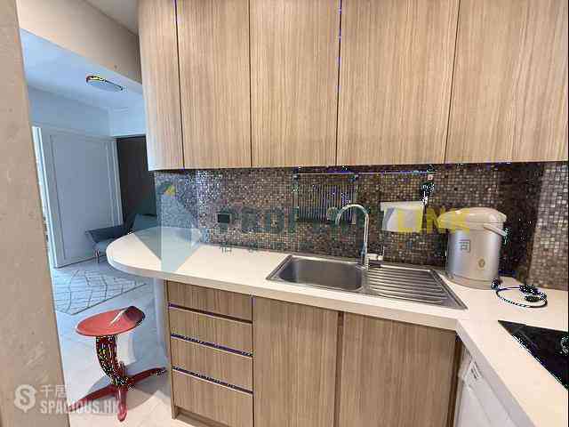 Central - 7-9, Shin Hing Street 08