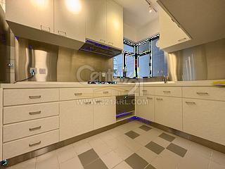 Mid Levels Central - Elegant Terrace Block 1 04