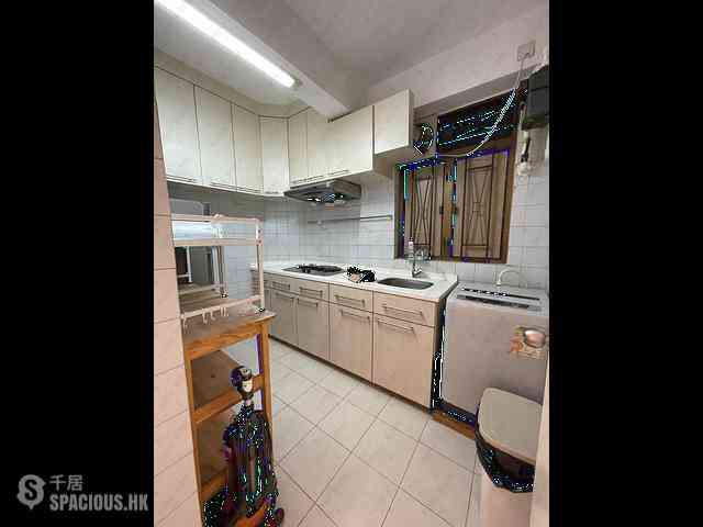 Mid Levels West - Hing Wah Mansion Block A 04