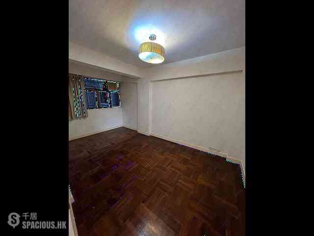 Mid Levels West - Hing Wah Mansion Block A 08