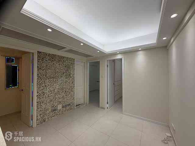 Wan Chai - Tonnochy Towers Block B 02