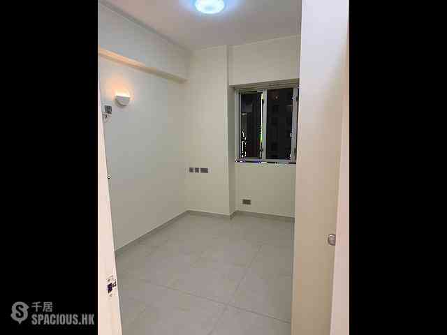 Wan Chai - Tonnochy Towers Block B 04