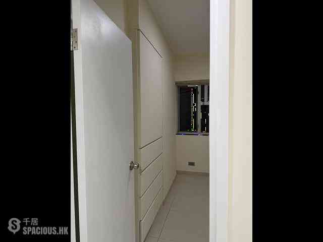 Wan Chai - Tonnochy Towers Block B 05