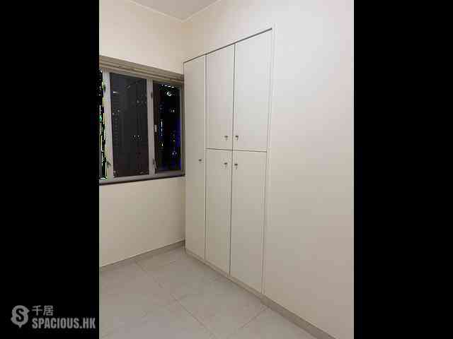 Wan Chai - Tonnochy Towers Block B 07