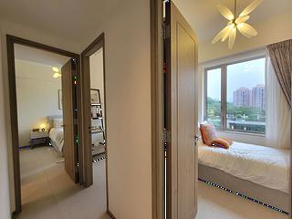 Gold Coast / So Kwun Wat - Grand Jeté 04