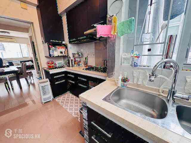 Pok Fu Lam - Sunlight Court Block B 05
