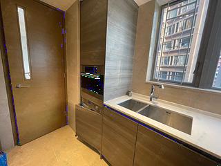 Sai Ying Pun - The Summa Block 1 08