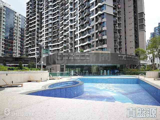Tseung Kwan O - The Papillons Block 3 02