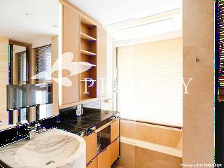 Mid Levels Central - Gramercy 09