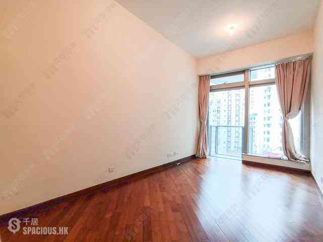 Wan Chai - The Avenue Phase 1 03