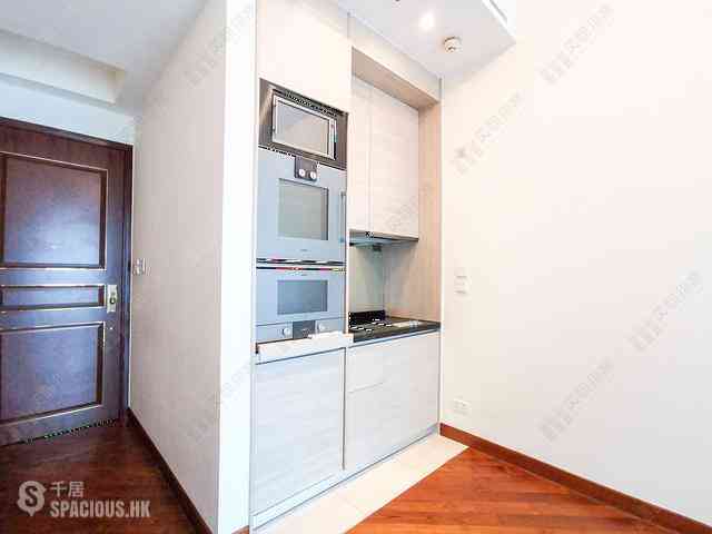 Wan Chai - The Avenue Phase 1 04